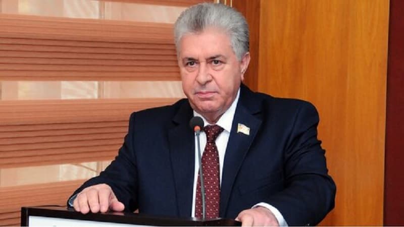 Vitse-spiker Razi Nurullayevi mərsiyəçiyə bənzətdi: “Siz danışanda o yadıma düşür”