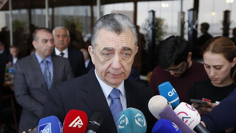 Eldar Əzizovdan Qaradağın icra başçısına töhmət verilməsinə münasibət