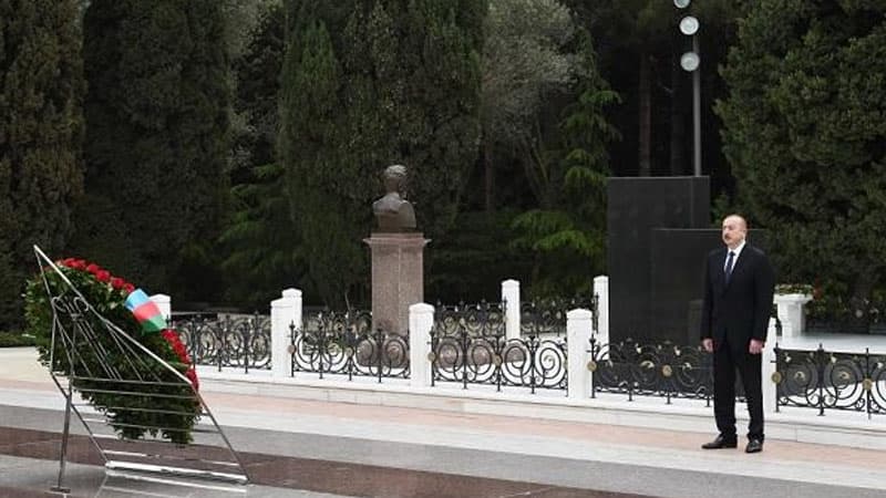 Prezident və xanımı Fəxri Xiyabanı ziyarət etdilər