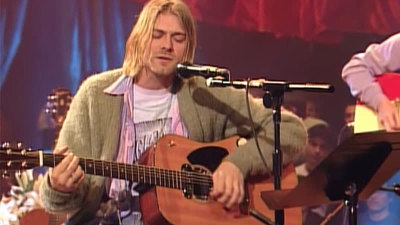 Kurt Kobeynin gitarı rekord məbləğə satışa çıxarıldı