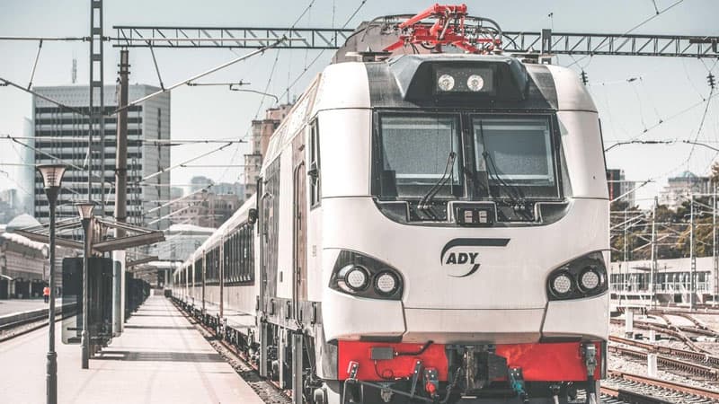 Dəmir yolu nəqliyyatının modernləşməsi hansı iqtisadi səmərəni verəcək?
