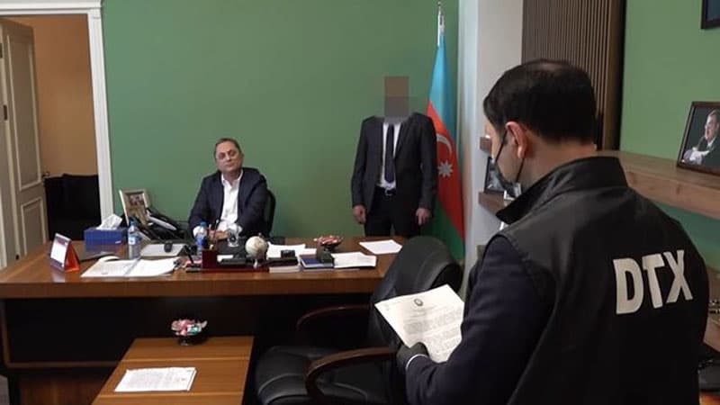 DTX-nın həbs etdiyi məmurun restoranının söküntüsü başladı (FOTO)