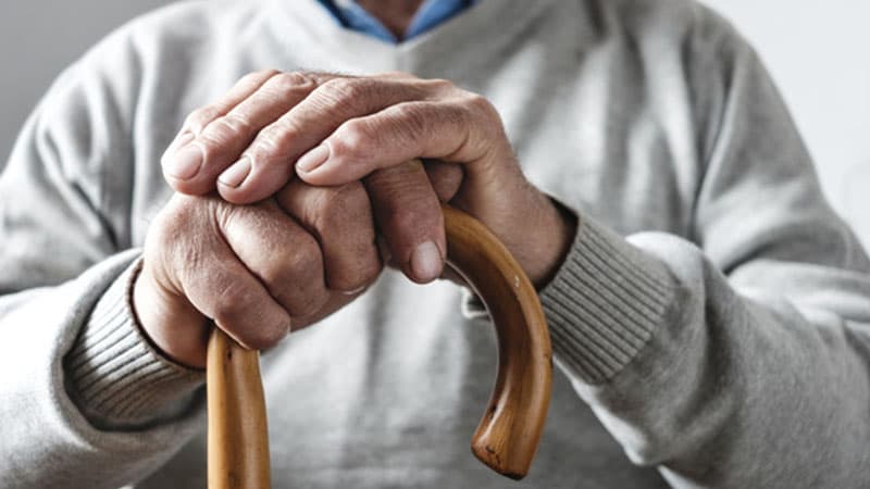 65 yaşdan yuxarı insanların evdən çıxmasına tətbiq olunan qadağa götürülür