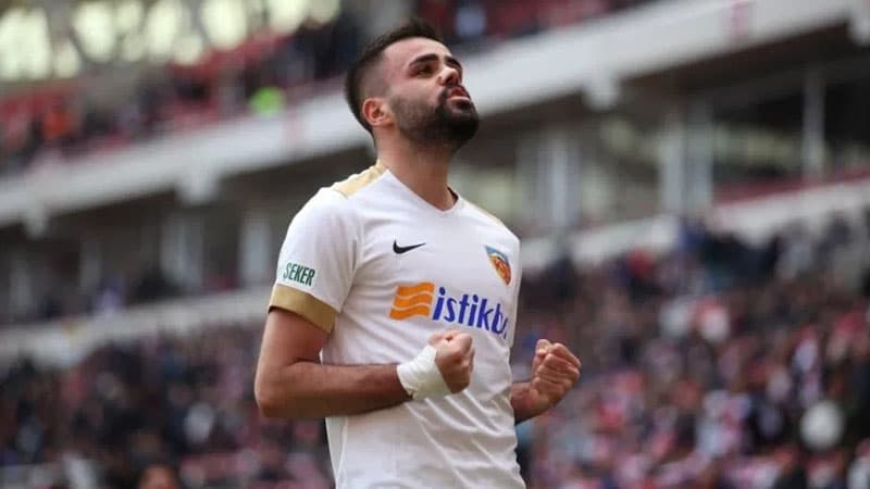 Türk futbolçu: "Azərbaycan millisindən təklif aldım, amma..."
