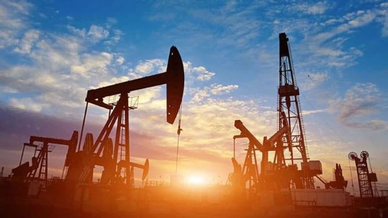 Yaxın gələcəkdə neftin qiyməti 30 dollardan aşağı düşməyəcək