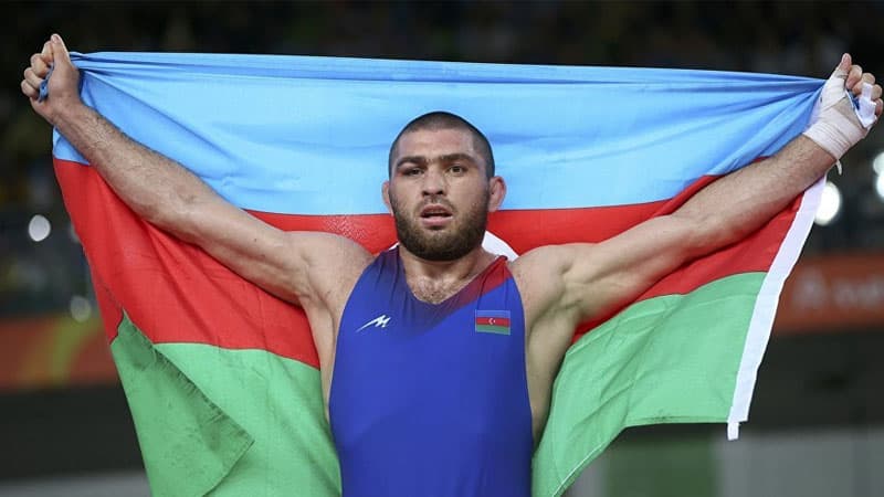 Covid-19-a yoluxan dünya çempionumuz: "Xəstəxanalarda yer tapmaq olmur"