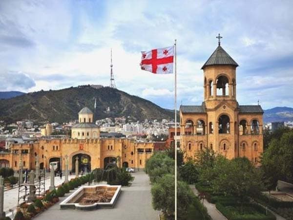 Gürcüstan sərhədlərini ilk mərhələdə belə açacaq