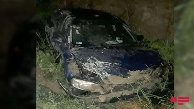 Masallıda avtomobil kanala aşdı: Ölən var