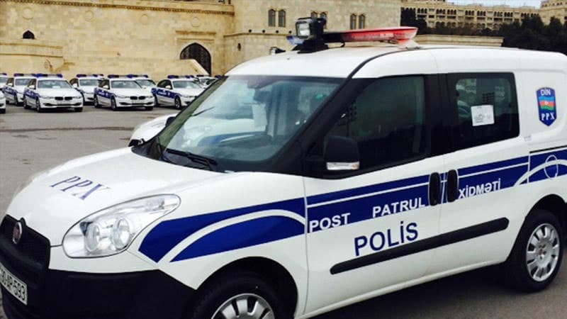 İcazəsiz küçəyə çıxan qadına polislər elə bir jest etdi ki... (VİDEO)