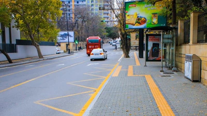 "Yollarda görülən bu tədbirlər fiziki qüsurlu şəxslərin hərəkətini rahatlaşdırır​" - RƏY​