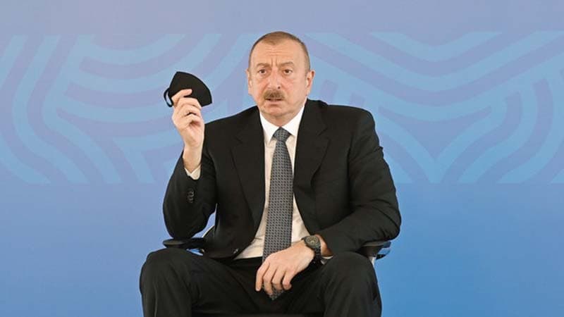 Azərbaycan Prezidenti əhalini maskadan istifadə etməyə çağırdı