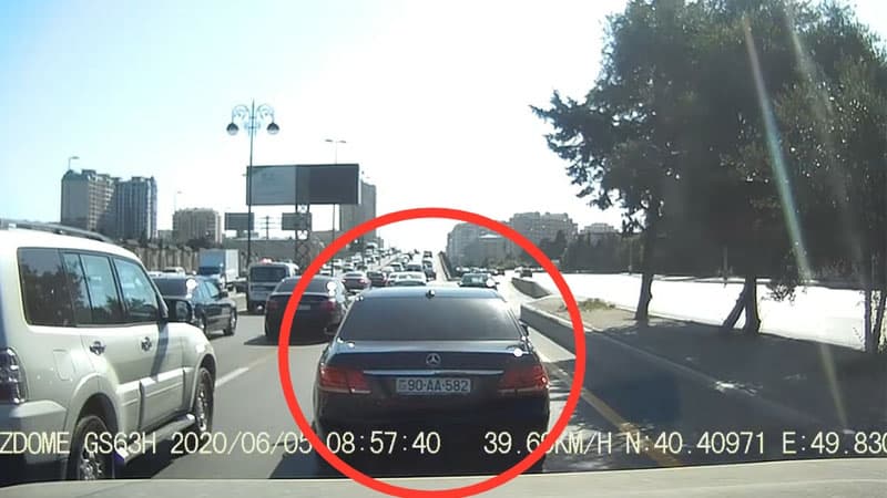 Bakıda sürücüsü söyüş söyən “AA” seriyalı avtomobil kimindir? (VİDEO)