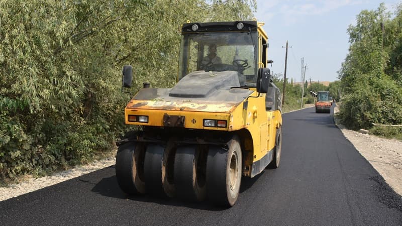 Prezident yol tikintisi üçün 900 min manat pul ayırdı