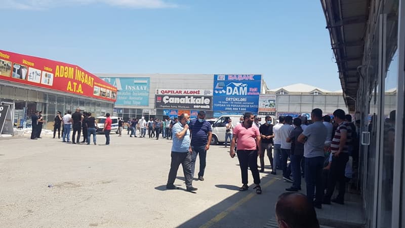 "EuroHome"dakı mağaza sahibləri aksiya keçirdi (FOTO)