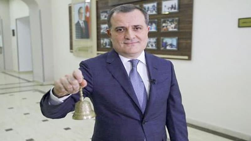 Azərbaycanda ilk dəfə onlayn məzun günü: Təhsil naziri “Son zəng”i çaldı (VİDEO)