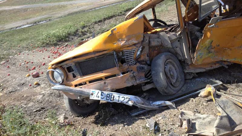 Oğuzda iki avtmobil toqquşdu, üç nəfər xəsarət aldı (FOTOLAR)