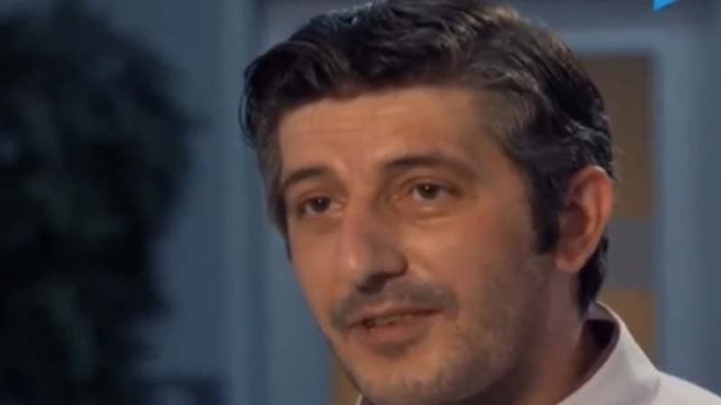 "Qızım deyir ki, heç kim çölə çıxa bilmir, siz istədiyiniz yerə gedirsiz" (VİDEO)