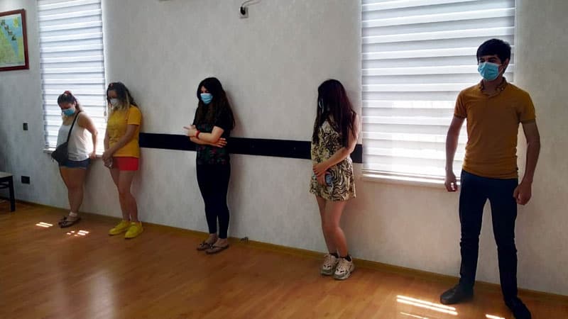 Xaçmazda əyləncə məclisi təşkil edən şəxslər cəzalandırıldı (FOTOLAR)