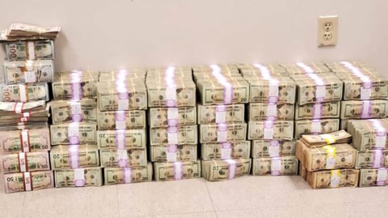 Porto Riko sularına atılan çantalarda 2 milon dollar ələ keçirildi