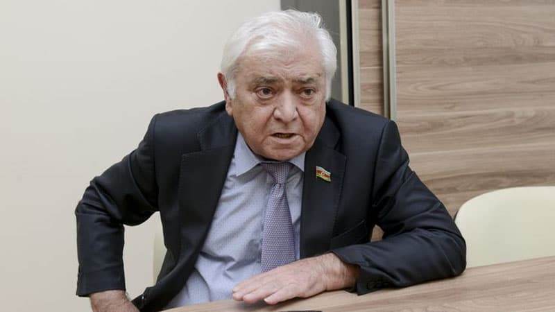 "Yayın bu istisində iti çölə çıxarmağa icazə verirlər, amma uşağa qadağa qoyurlar..."