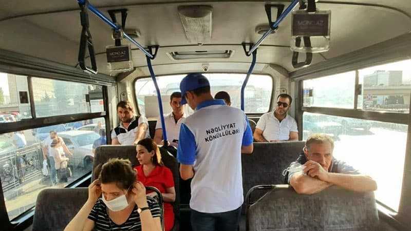 Bakı Nəqliyyat Agentliyi vətəndaşlara tibbi maska payladı (FOTOLAR)