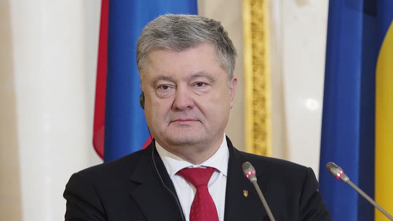 Poroşenkoya dini sənəd almasına görə cinayət işi açıldı