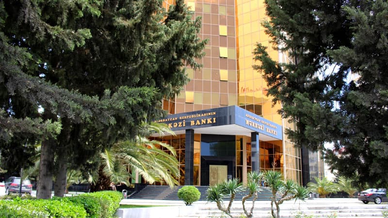 Azərbaycanda bank kartlarının istifadə müddəti uzadıldı (RƏSMİ)
