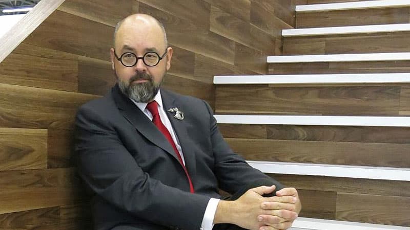 Məşhur yazıçı vəfat etdi