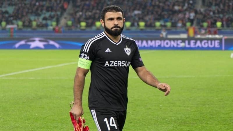 Rəşad Sadıqov futboldan getdi
