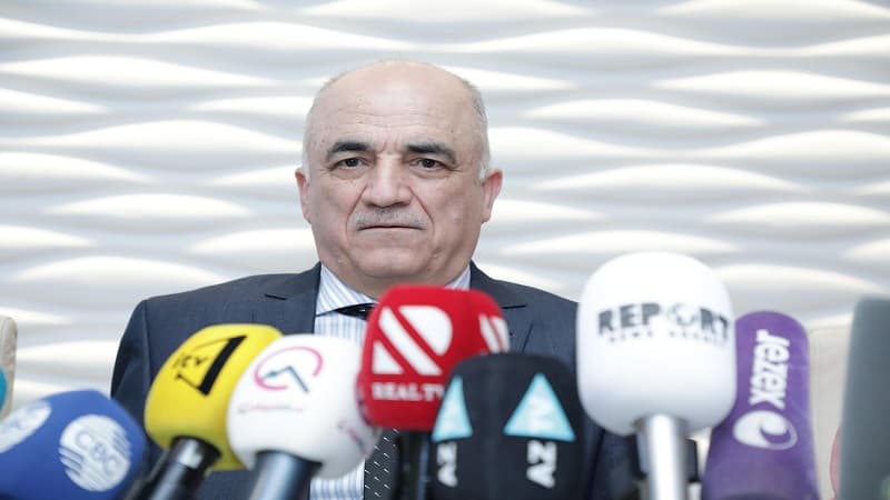 Cəlal İsayev: "Belə davam etsə, süni nəfəs aparatları çatmayacaq"