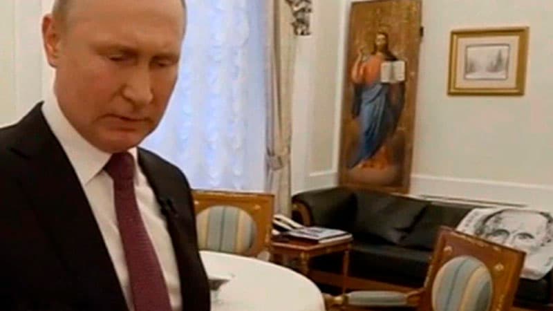 Putinin şəxsi kabinetindəki portretin sirri nədir?