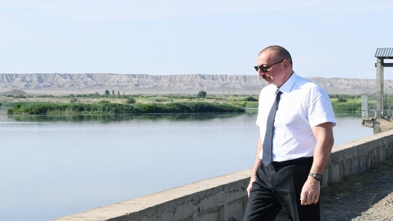 İlham Əliyev aqroparkın təqdimatında (FOTOLAR)