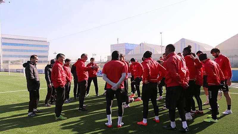 "Keşlə"də iki yeni müqavilə