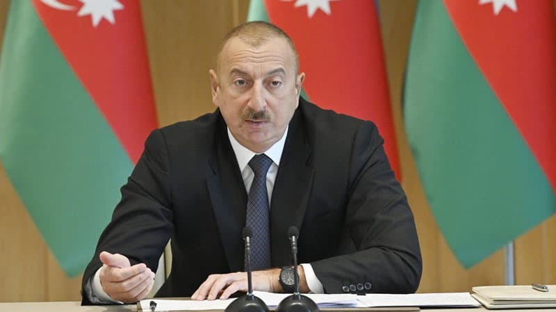 Prezident rəssama ev bağışladı (FOTO)