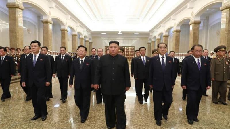 Kim Çen İn uzun müddətdən sonra görüntüləndi (FOTO/VİDEO)