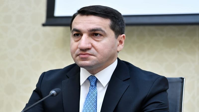 Prezidentin köməkçisi: "İctimai nəqliyyatdan istifadə edirəm"