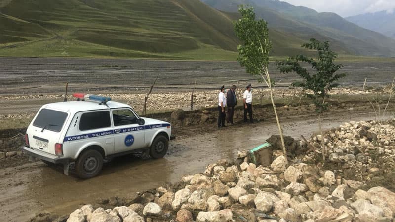 Quba-Xınalıq yolunda hərəkət bərpa olundu (FOTOLAR)