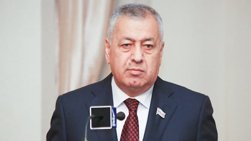 Türkiyədə müalicə olunan Vahid Əhmədov Bakıya qayıtdı