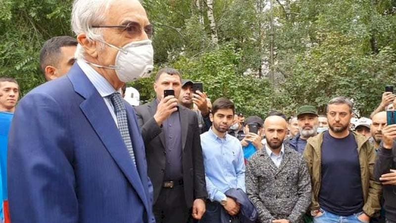 Polad Bülbüloğlu səfirlik qarşısında keçirilən mitinqdə iştirak etdi  (VİDEO)