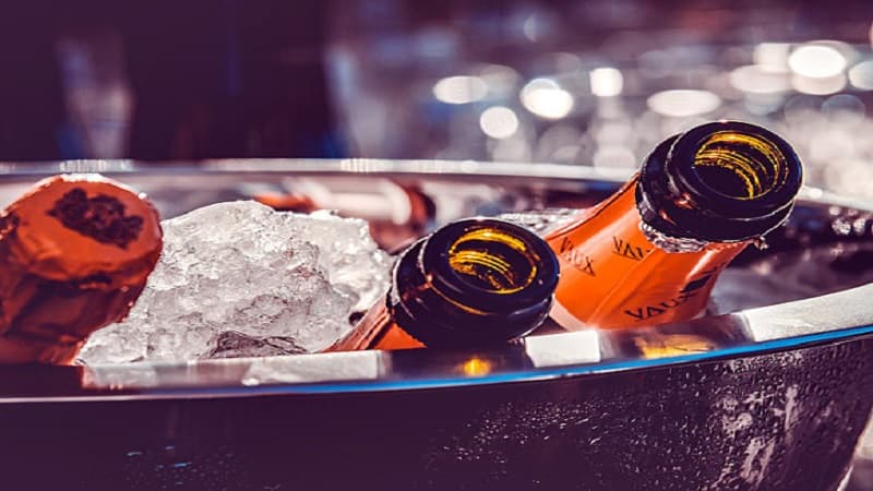 Dietoloq qocalmanı ləngidən alkoqollu içkinin adını dedi