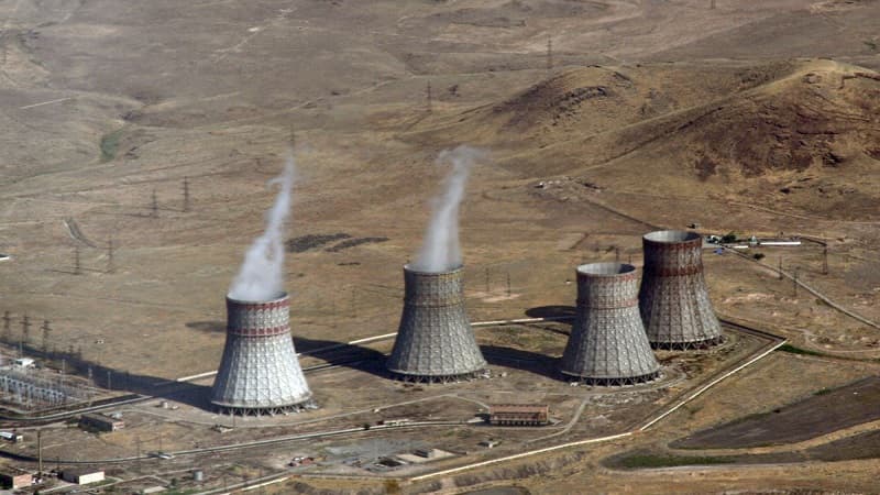 Hikmət Hacıyevdən Metsamor AES-lə bağlı açıqlama