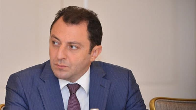 Təhsil nazirinin müşaviri vəzifəsindən azad edildi