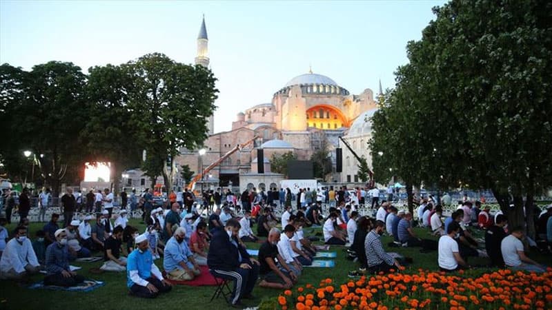 Türkiyədə tarixi gün: 86 ildən sonra Ayasofyada namaz qılınır (VİDEO/YENİLƏNİB)