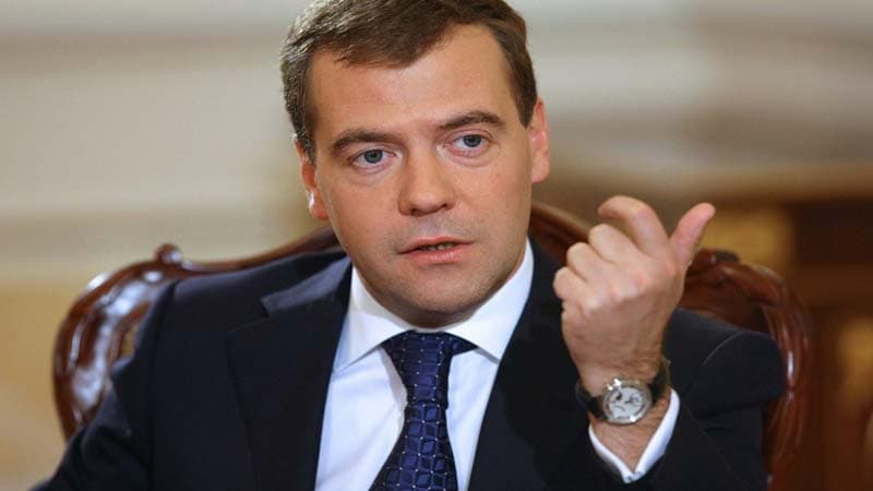 Dmitri Medvedev: "Yerevan ilə Bakı düşünülməmiş addımlardan uzaq olmalıdır"
