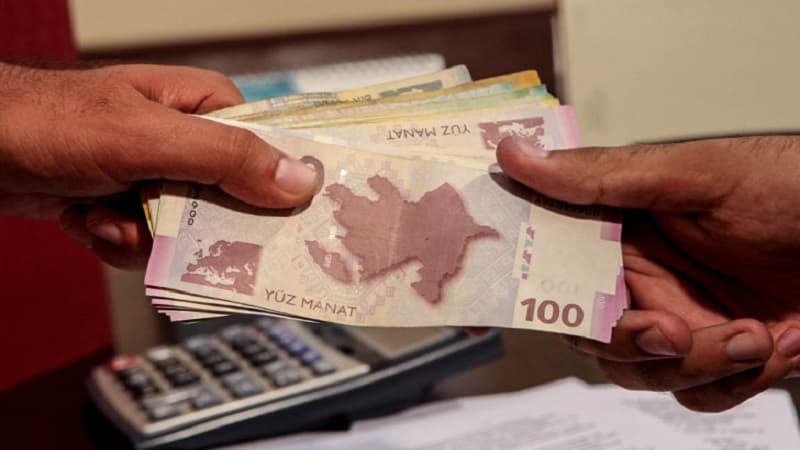 İcra nümayəndəsi və bələdiyyə sədrinin müavini rüşvət alarkən yaxalandılar