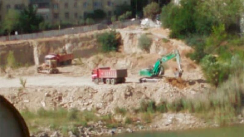 Yasamal ərazisindəki gölün qurudulması işi yenidən başladı (VİDEO)