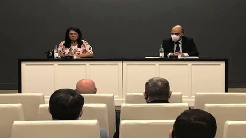 Təhsil naziri kollektivə təqdim edildi (FOTO)