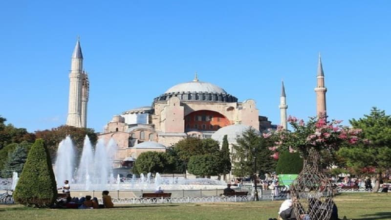 Rusiya Türkiyə vətəndaşlarına vizaların verilməsini bərpa etdi