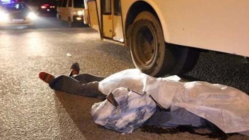 Bakıda avtobus piyadanı vurdu