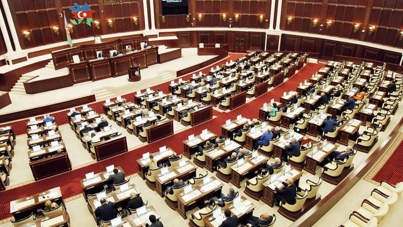 Deputatlara bayram pulu verildi (MƏBLƏĞ)